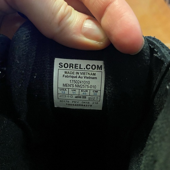 Black men’s Sorel winter boots - GREAT condition - Picture 6 of 7